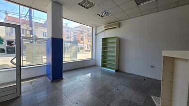 Ενοίκιο - Κατάστημα/Γραφείο/Αποθήκη/Κομμωτήριο/Οδοντιατρείο σε Център,  Пазарджик