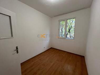Vânzare - Apartament în Bazar Levski,  Varna