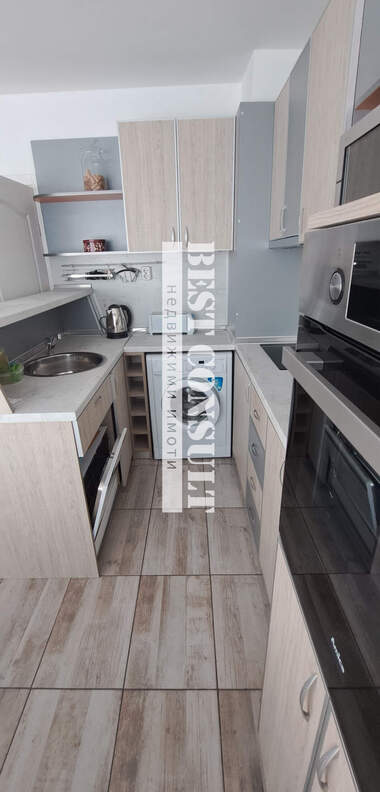 Închiriere - Apartament în Văzrajdane,  Ruse