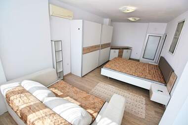 Miete - Wohnung in Zentar,  Burgas