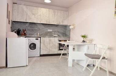 For rent - Apartment in Sportna zala,  Varna