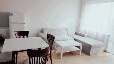 Închiriere - Apartament în Kolhozen pazar,  Varna