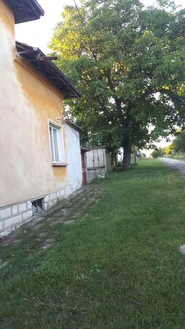 Vânzare - Casă în Banița,  Vrața
