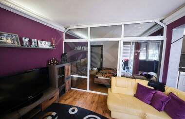 Închiriere - Apartament în Văzrajdane,  Burgas