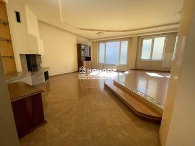 Продажба - Къща в Каменица 2,  Пловдив