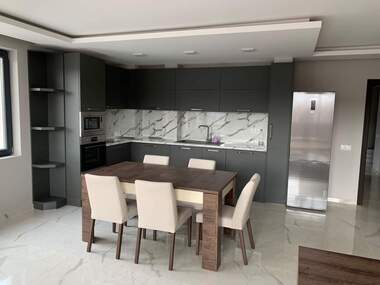 Închiriere - Apartament în Mladejki hălm,  Plovdiv