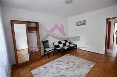 Închiriere - Apartament în Ceaîka,  Varna