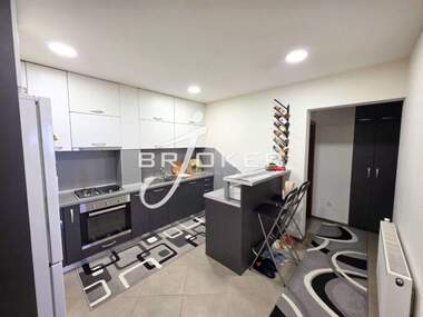 Vânzare - Apartament în Văzrojdenți,  Kărdjali