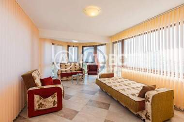 Продажба - Къща в Траката,  Варна