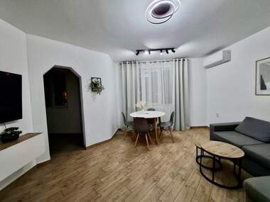 Miete - Wohnung in Wazrajdane,  Burgas