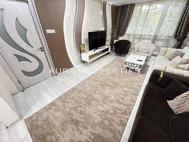 For sale - Apartment in Center,  Razgrad