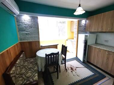 Închiriere - Apartament în Izgrev,  Burgas
