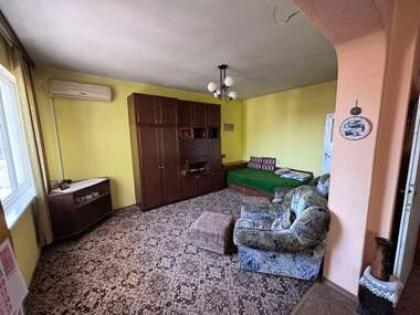 Verkauf - Etage von Haus in Nowi Pazar,  Schumen