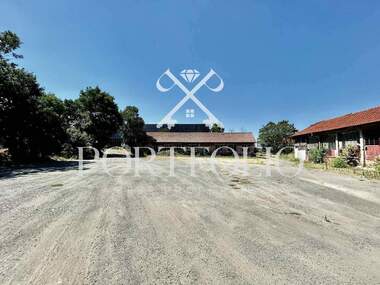 Satış - İnşaat arsası olarak Karnobat,  Burgas