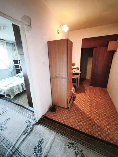 Vânzare - Apartament în Iztok,  Pernik
