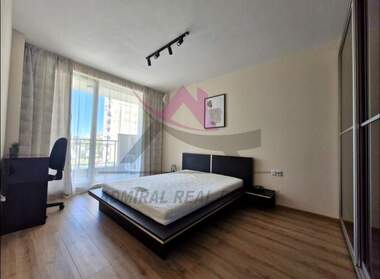 Închiriere - Apartament în Văzrajdane 1,  Varna