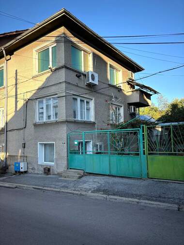 Vânzare - Etaj din casă în Drujba 2,  Ruse