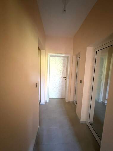 Închiriere - Apartament în Lagera,  Sofia