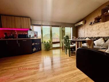 For sale - Apartment in Center,  Dobrich