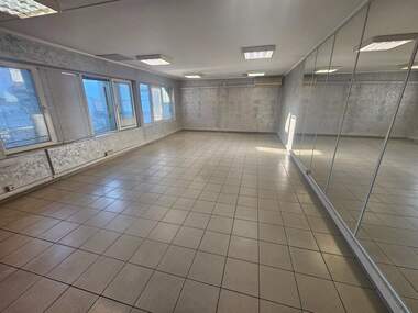 Kira - Ofis/Dükkan/Güzellik salonu/Yer olarak Center,  Plovdiv