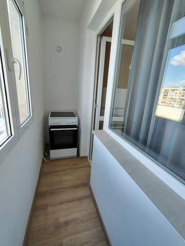 Închiriere - Apartament în Mladost,  Vrața