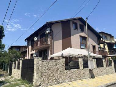 Verkauf - Haus in Triagalnika-Nadejda,  Sovia