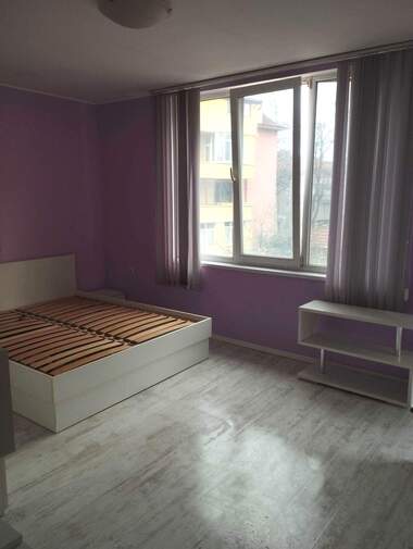 Închiriere - Etaj din casă în Raion Zapaden,  Plovdiv