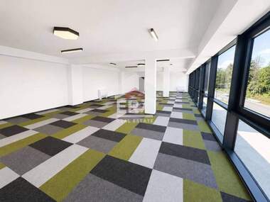 For sale - Office in Promishlena zona - Iug,  Veliko Tarnovo