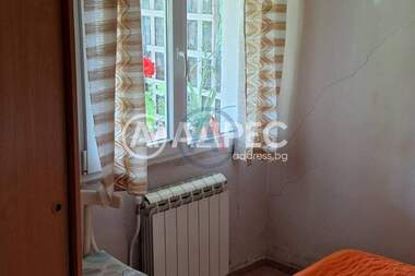 For sale - House in Petarch,  Sofia Oblast