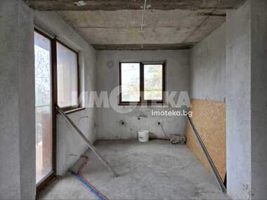 For sale - House in Voluiak,  Sofia