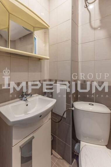 For sale - Apartment in Kolhozen pazar,  Varna
