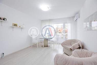 Vânzare - Apartament în Levski,  Varna