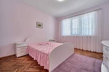 Închiriere - Apartament în Vladislavovo,  Varna