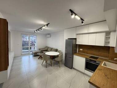 Miete - Wohnung in Mladejki halm,  Plowdiw