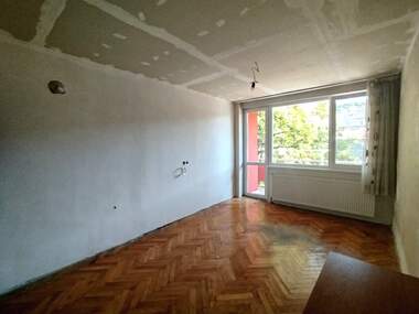 Продажба - Апартамент в Свищов,  Велико Търново