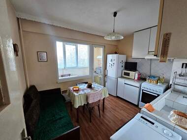 For sale - Apartment in Charodeyka - Iug,  Ruse