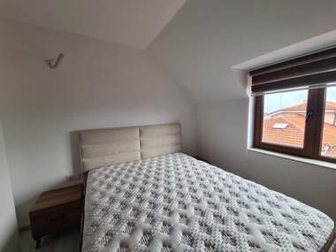 Închiriere - Apartament în Mladejki hălm,  Haskovo