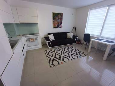 Închiriere - Apartament în Zornița,  Burgas