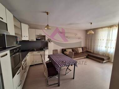 Închiriere - Apartament în Văzrajdane 1,  Varna