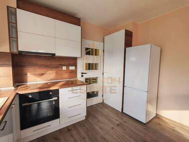 Vânzare - Apartament în Pobeda,  Varna