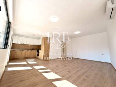 For sale - Apartment in Kolhozen pazar,  Varna