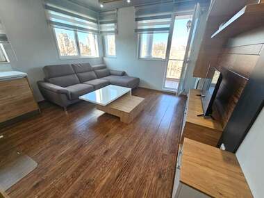 Miete - Wohnung in Mladejki halm,  Plowdiw
