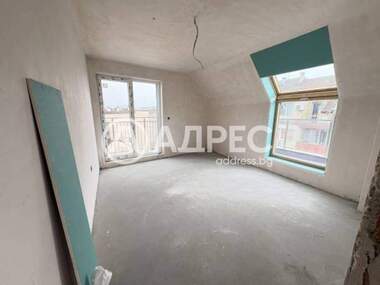 Vânzare - Apartament în Avtogara,  Varna