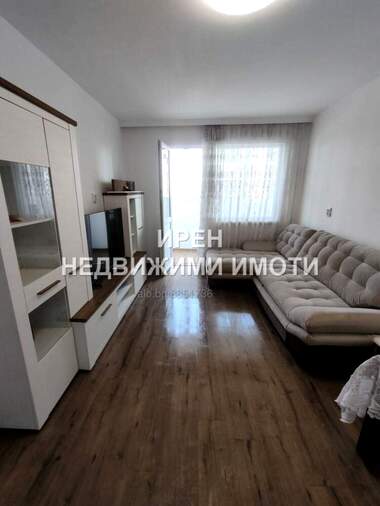Vânzare - Apartament în Hale,  Iambol