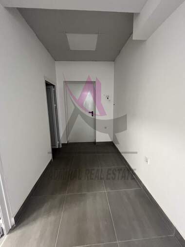 For rent - Store/Office/Storage in Vazrajdane 3,  Varna