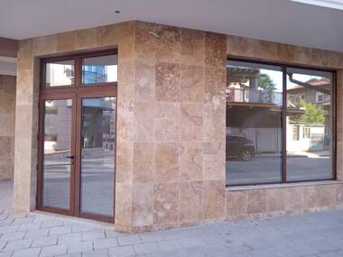 Închiriere - Magazin/Birou/Depozit/Salon de frumusețe/Restaurant/Cabinet de stomatologie în Center,  Ruse