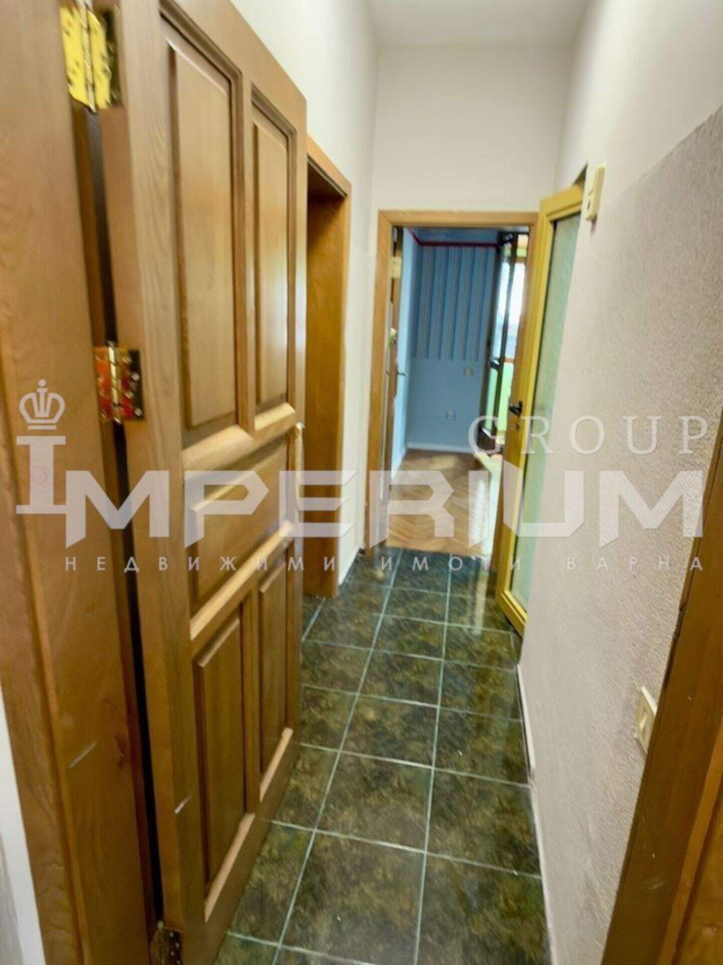 Тристаен Апартамент в Център, Варна – снимка 10