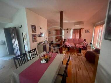 For sale - Apartment in Kiuchuk Parij,  Plovdiv