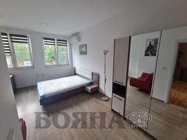 Închiriere - Apartament în Center,  Ruse