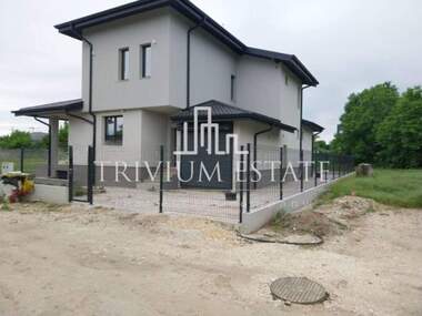 Продажба - Къща в Остромила,  Пловдив